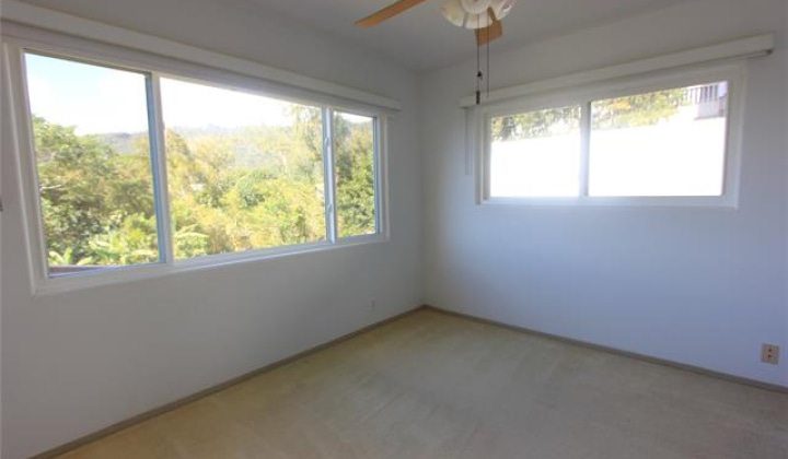 3086 Kaohinani Drive,Honolulu,Hawaii,96817,6 Bedrooms Bedrooms,5 BathroomsBathrooms,Single family,Kaohinani,17745953