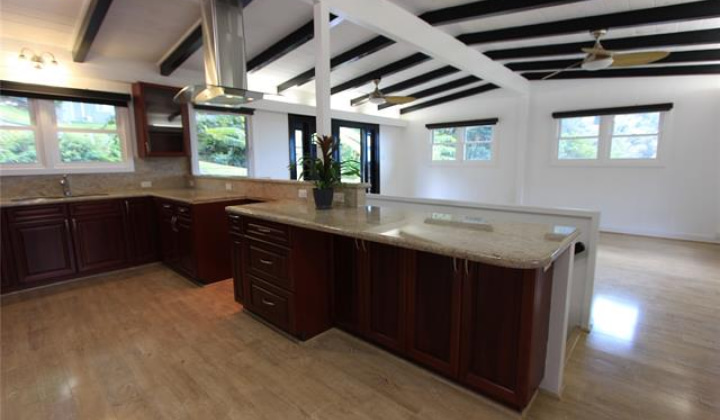 3086 Kaohinani Drive,Honolulu,Hawaii,96817,6 Bedrooms Bedrooms,5 BathroomsBathrooms,Single family,Kaohinani,17745953