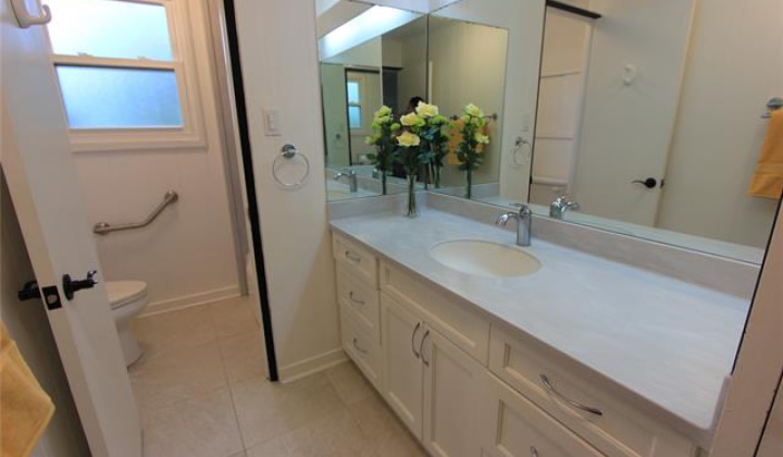 3086 Kaohinani Drive,Honolulu,Hawaii,96817,6 Bedrooms Bedrooms,5 BathroomsBathrooms,Single family,Kaohinani,17745953