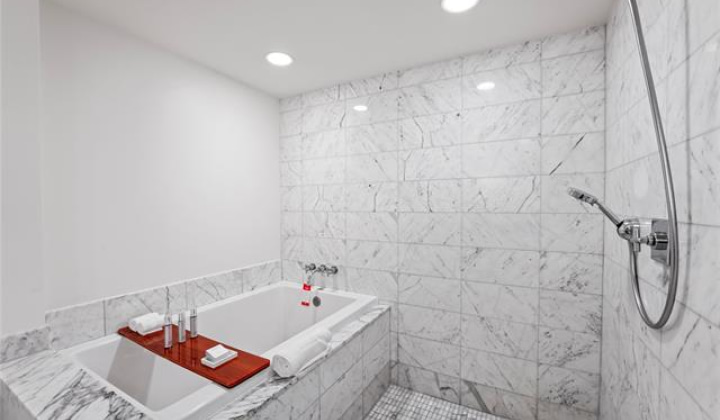 223 Saratoga Road,Honolulu,Hawaii,96815,1 BathroomBathrooms,Condo/Townhouse,Saratoga,10,17759574
