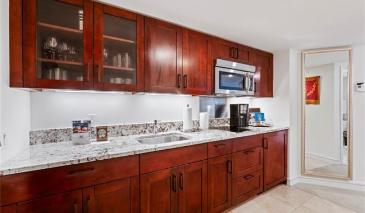 223 Saratoga Road,Honolulu,Hawaii,96815,1 BathroomBathrooms,Condo/Townhouse,Saratoga,10,17759574