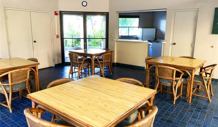 300 Wai Nani Way,Honolulu,Hawaii,96815,2 Bedrooms Bedrooms,2 BathroomsBathrooms,Condo/Townhouse,Wai Nani,18,17761078