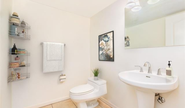 103 Kiionioni Place,Honolulu,Hawaii,96816,3 Bedrooms Bedrooms,2 BathroomsBathrooms,Single family,Kiionioni,17773427
