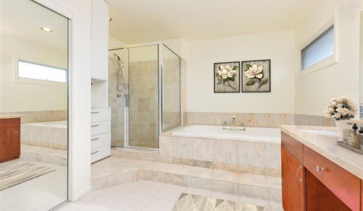 103 Kiionioni Place,Honolulu,Hawaii,96816,3 Bedrooms Bedrooms,2 BathroomsBathrooms,Single family,Kiionioni,17773427