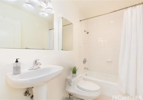 103 Kiionioni Place,Honolulu,Hawaii,96816,3 Bedrooms Bedrooms,2 BathroomsBathrooms,Single family,Kiionioni,17773427