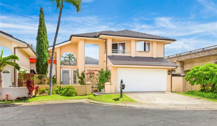 103 Kiionioni Place,Honolulu,Hawaii,96816,3 Bedrooms Bedrooms,2 BathroomsBathrooms,Single family,Kiionioni,17773427