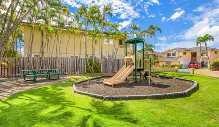 103 Kiionioni Place,Honolulu,Hawaii,96816,3 Bedrooms Bedrooms,2 BathroomsBathrooms,Single family,Kiionioni,17773427