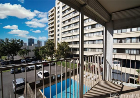 1050 Kinau Street,Honolulu,Hawaii,96814,2 Bedrooms Bedrooms,1 BathroomBathrooms,Condo/Townhouse,Kinau,3,17774512