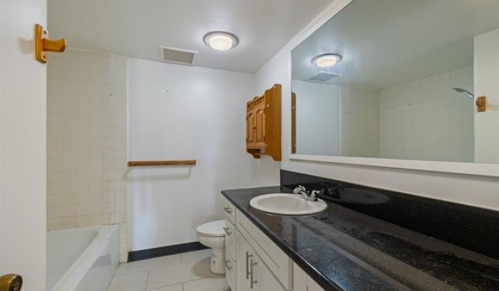 555 大学 Avenue,Honolulu,Hawaii,96826,1 ベッドルーム ベッドルーム,1 バスルームバスルーム,コンド / タウンハウス,University,1,17779410