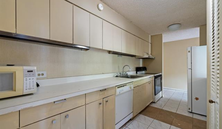 555 大学 Avenue,Honolulu,Hawaii,96826,1 ベッドルーム ベッドルーム,1 バスルームバスルーム,コンド / タウンハウス,University,1,17779410