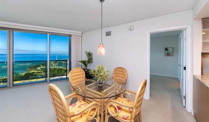 2240 Kuhio Avenue,Honolulu,Hawaii,96815,1 Bedroom Bedrooms,1 BathroomBathrooms,Condo/Townhouse,Kuhio,14,17384009