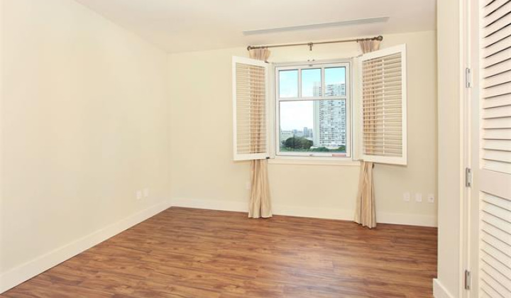 1740 Beretania Street,Honolulu,Hawaii,96826,3 ベッドルーム ベッドルーム,3 バスルームバスルーム,コンド / タウンハウス,Beretania,8,17793258