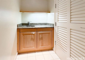 1740 Beretania Street,Honolulu,Hawaii,96826,3 ベッドルーム ベッドルーム,3 バスルームバスルーム,コンド / タウンハウス,Beretania,8,17793258