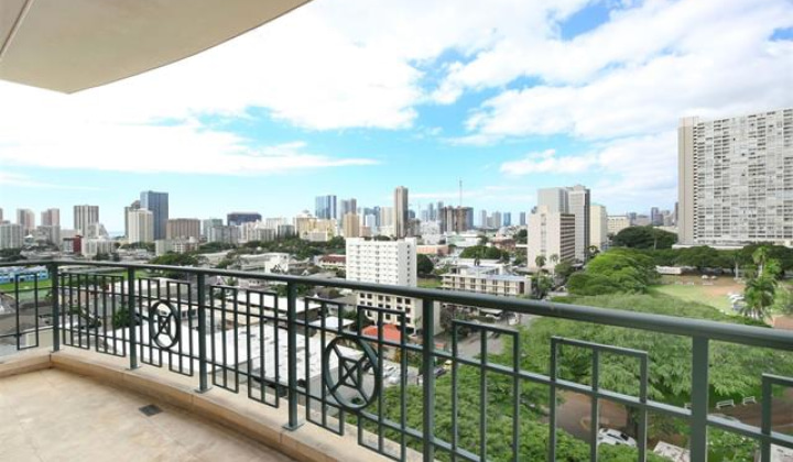 1740 Beretania Street,Honolulu,Hawaii,96826,3 ベッドルーム ベッドルーム,3 バスルームバスルーム,コンド / タウンハウス,Beretania,8,17793258