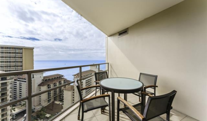 223 Saratoga Road,Honolulu,Hawaii,96815,1 Bedroom Bedrooms,1 BathroomBathrooms,Condo/Townhouse,Saratoga,24,17798903