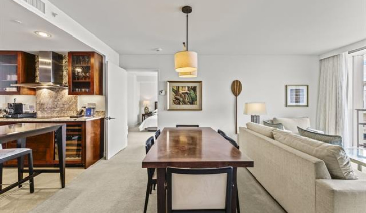 223 Saratoga Road,Honolulu,Hawaii,96815,1 Bedroom Bedrooms,1 BathroomBathrooms,Condo/Townhouse,Saratoga,24,17798903