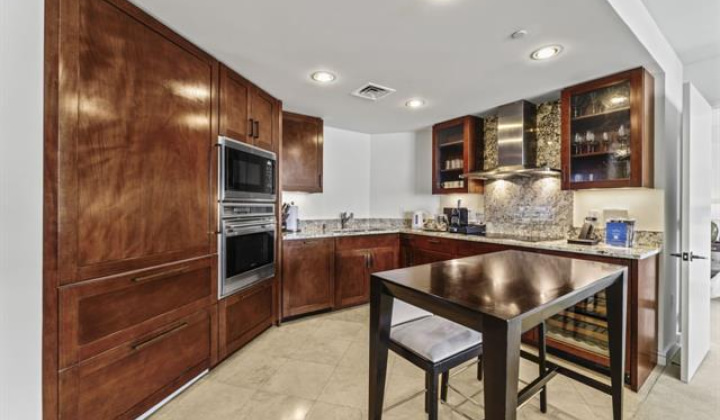 223 Saratoga Road,Honolulu,Hawaii,96815,1 Bedroom Bedrooms,1 BathroomBathrooms,Condo/Townhouse,Saratoga,24,17798903