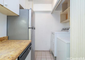 1088 Bishop Street,Honolulu,Hawaii,96813,1 Bedroom Bedrooms,1 BathroomBathrooms,Condo/Townhouse,Bishop,7,17388799