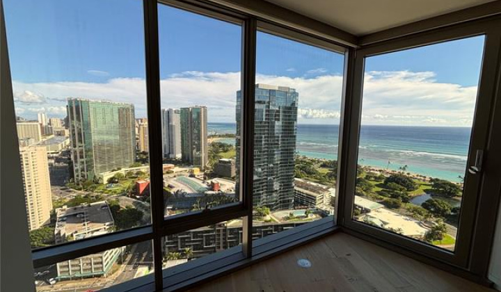 1001 Queen Street,Honolulu,Hawaii,96814,2 ベッドルーム ベッドルーム,2 バスルームバスルーム,コンド / タウンハウス,Queen,32,18924101