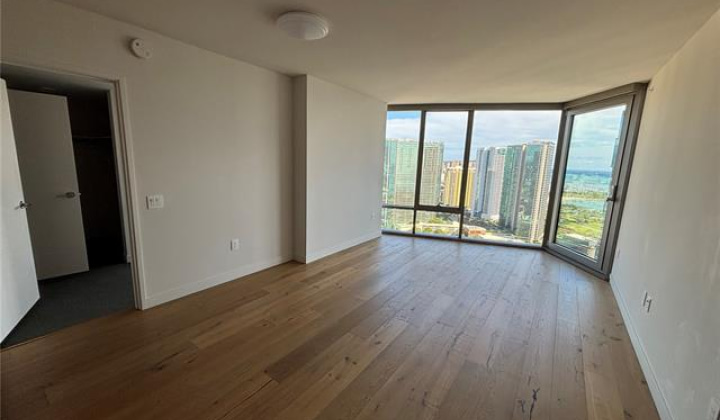 1001 Queen Street,Honolulu,Hawaii,96814,2 ベッドルーム ベッドルーム,2 バスルームバスルーム,コンド / タウンハウス,Queen,32,18924101