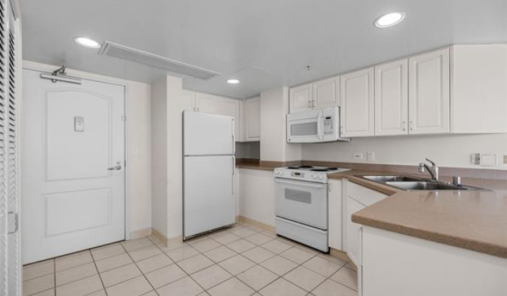 1314 Kalakaua Avenue,Honolulu,Hawaii,96826,2 Bedrooms Bedrooms,1 BathroomBathrooms,Condo/Townhouse,Kalakaua,9,17818340