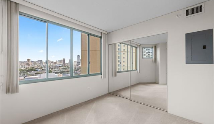1314 Kalakaua Avenue,Honolulu,Hawaii,96826,2 Bedrooms Bedrooms,1 BathroomBathrooms,Condo/Townhouse,Kalakaua,9,17818340