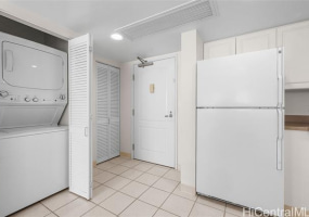 1314 Kalakaua Avenue,Honolulu,Hawaii,96826,2 Bedrooms Bedrooms,1 BathroomBathrooms,Condo/Townhouse,Kalakaua,9,17818340