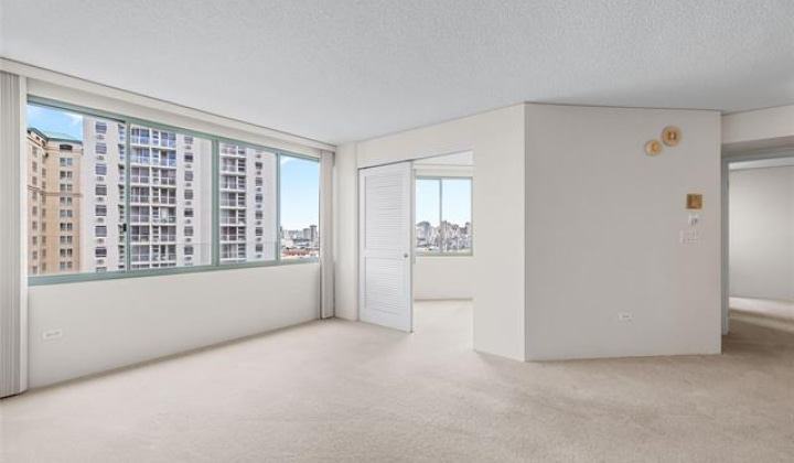 1314 Kalakaua Avenue,Honolulu,Hawaii,96826,2 Bedrooms Bedrooms,1 BathroomBathrooms,Condo/Townhouse,Kalakaua,9,17818340