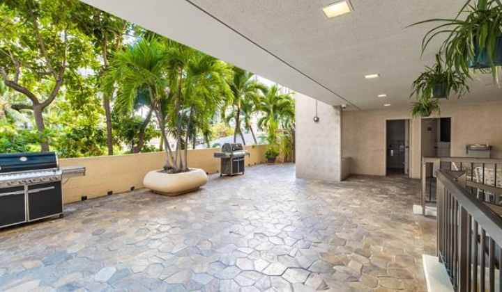 2215 Aloha Drive,Honolulu,Hawaii,96815,2 ベッドルーム ベッドルーム,2 バスルームバスルーム,コンド / タウンハウス,Aloha,14,18928054
