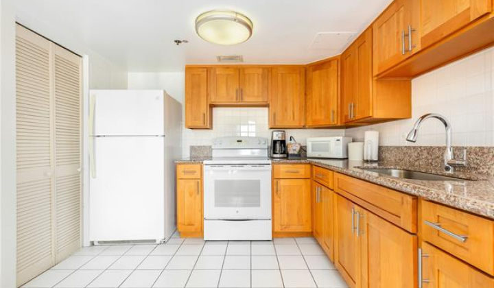 1777 Ala Moana Boulevard,Honolulu,Hawaii,96815,2 Bedrooms Bedrooms,2 BathroomsBathrooms,Condo/Townhouse,Ala Moana,18,17820992