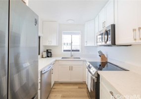 2470 Kalakaua Avenue,Honolulu,Hawaii,96815,2 Bedrooms Bedrooms,2 BathroomsBathrooms,Condo/Townhouse,Kalakaua,5,17821928