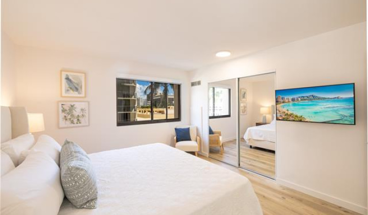 2470 Kalakaua Avenue,Honolulu,Hawaii,96815,2 Bedrooms Bedrooms,2 BathroomsBathrooms,Condo/Townhouse,Kalakaua,5,17821928