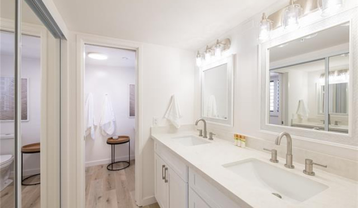 2470 Kalakaua Avenue,Honolulu,Hawaii,96815,2 Bedrooms Bedrooms,2 BathroomsBathrooms,Condo/Townhouse,Kalakaua,5,17821928