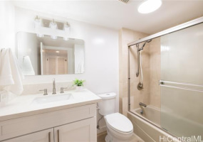 2470 Kalakaua Avenue,Honolulu,Hawaii,96815,2 Bedrooms Bedrooms,2 BathroomsBathrooms,Condo/Townhouse,Kalakaua,5,17821928
