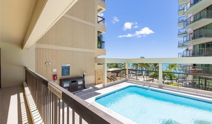 2470 Kalakaua Avenue,Honolulu,Hawaii,96815,2 Bedrooms Bedrooms,2 BathroomsBathrooms,Condo/Townhouse,Kalakaua,5,17821928
