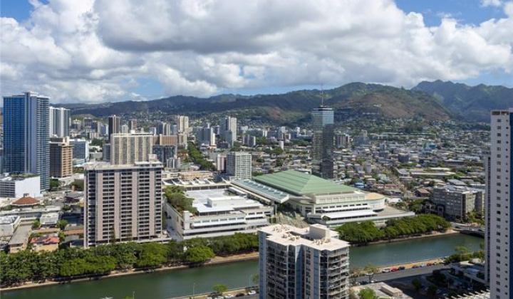 343 Hobron Lane,Honolulu,Hawaii,96815,2 Bedrooms Bedrooms,2 BathroomsBathrooms,Condo/Townhouse,Hobron,38,18967534