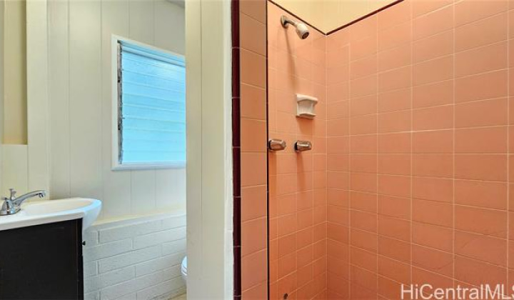 1717 Ala Wai Boulevard,Honolulu,Hawaii,96815,2 Bedrooms Bedrooms,2 BathroomsBathrooms,Condo/Townhouse,Ala Wai,12,17406184