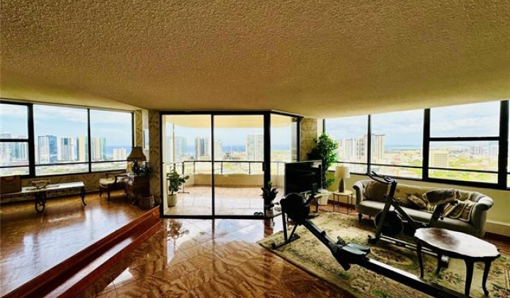 1750 Kalakaua Avenue,Honolulu,Hawaii,96826,1 BathroomBathrooms,Condo/Townhouse,Kalakaua,18,17407017