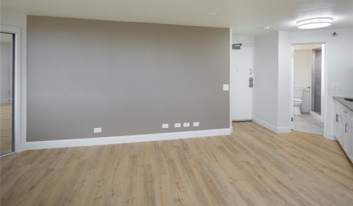 1700 Ala Moana Boulevard,Honolulu,Hawaii,96815,1 BathroomBathrooms,Condo/Townhouse,Ala Moana,31,18944362