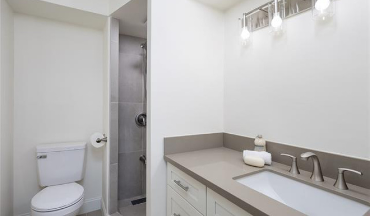 1700 Ala Moana Boulevard,Honolulu,Hawaii,96815,1 BathroomBathrooms,Condo/Townhouse,Ala Moana,31,18944362