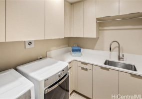 1388 Ala Moana Boulevard,Honolulu,Hawaii,96814,3 ベッドルーム ベッドルーム,3 バスルームバスルーム,コンド / タウンハウス,Ala Moana,8,17830104