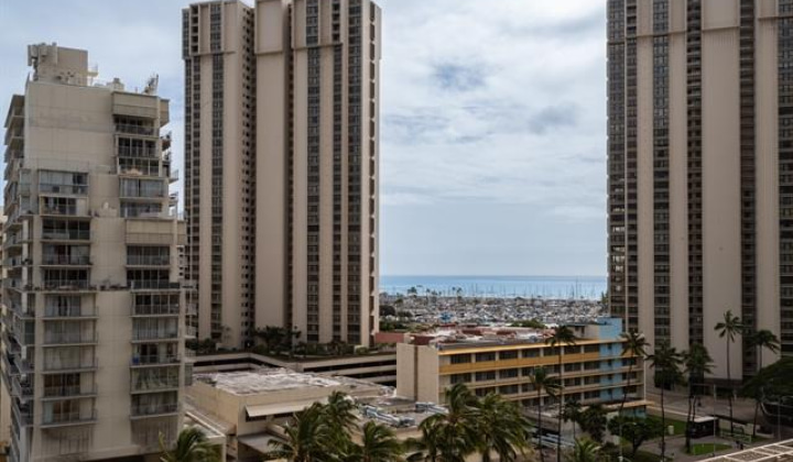 410 Atkinson Drive,Honolulu,Hawaii,96814,1 Bedroom Bedrooms,1 BathroomBathrooms,Condo/Townhouse,Atkinson,10,17840915