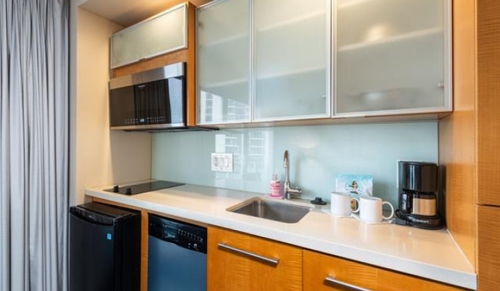 410 Atkinson Drive,Honolulu,Hawaii,96814,1 Bedroom Bedrooms,1 BathroomBathrooms,Condo/Townhouse,Atkinson,10,17840915