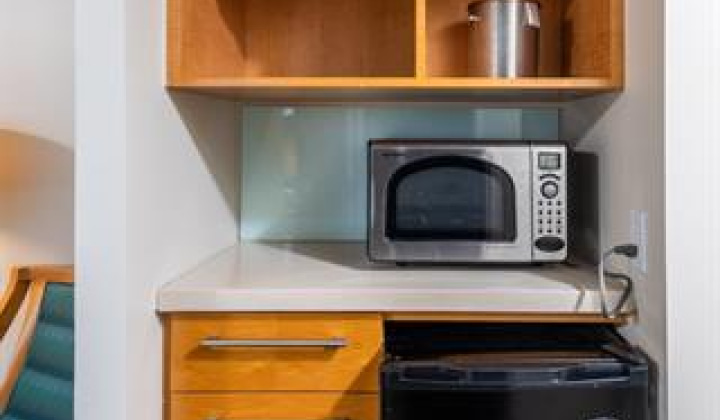 410 Atkinson Drive,Honolulu,Hawaii,96814,1 Bedroom Bedrooms,1 BathroomBathrooms,Condo/Townhouse,Atkinson,10,17840915