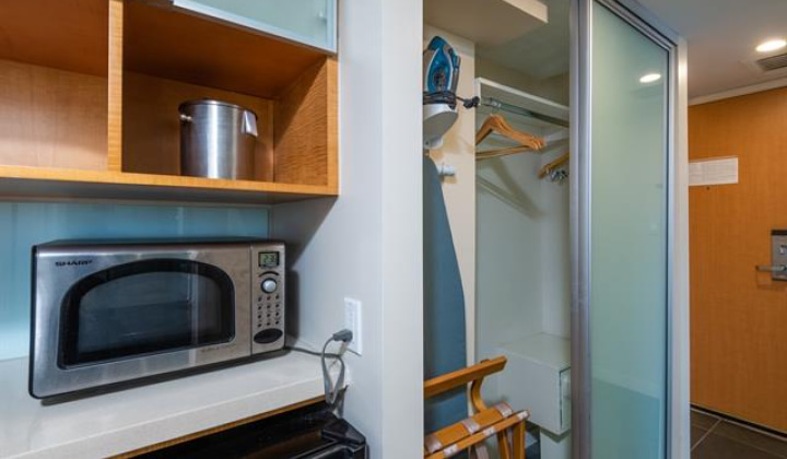 410 Atkinson Drive,Honolulu,Hawaii,96814,1 Bedroom Bedrooms,1 BathroomBathrooms,Condo/Townhouse,Atkinson,10,17840915