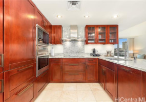 223 Saratoga Road,Honolulu,Hawaii,96815,1 ベッドルーム ベッドルーム,2 バスルームバスルーム,コンド / タウンハウス,Saratoga,17,17841522