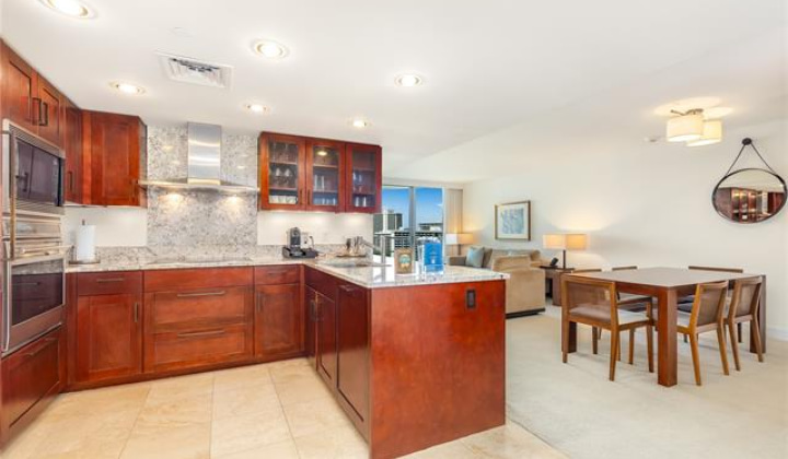 223 Saratoga Road,Honolulu,Hawaii,96815,1 ベッドルーム ベッドルーム,2 バスルームバスルーム,コンド / タウンハウス,Saratoga,17,17841522