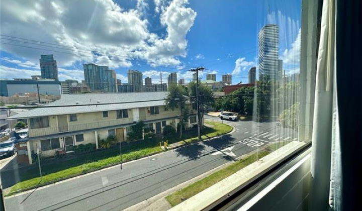 1906 Fern Street,Honolulu,Hawaii,96826,1 Bedroom Bedrooms,1 BathroomBathrooms,Condo/Townhouse,Fern,3,17843423