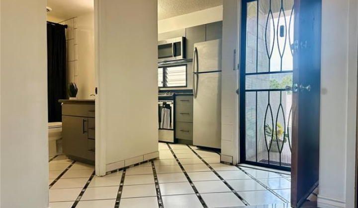 1906 Fern Street,Honolulu,Hawaii,96826,1 Bedroom Bedrooms,1 BathroomBathrooms,Condo/Townhouse,Fern,3,17843423