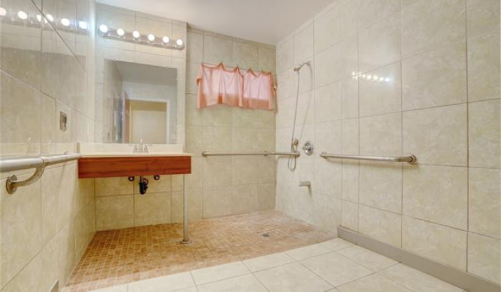 920 Laki Road,Honolulu,Hawaii,96817,9 Bedrooms Bedrooms,5 BathroomsBathrooms,Single family,Laki,17844148